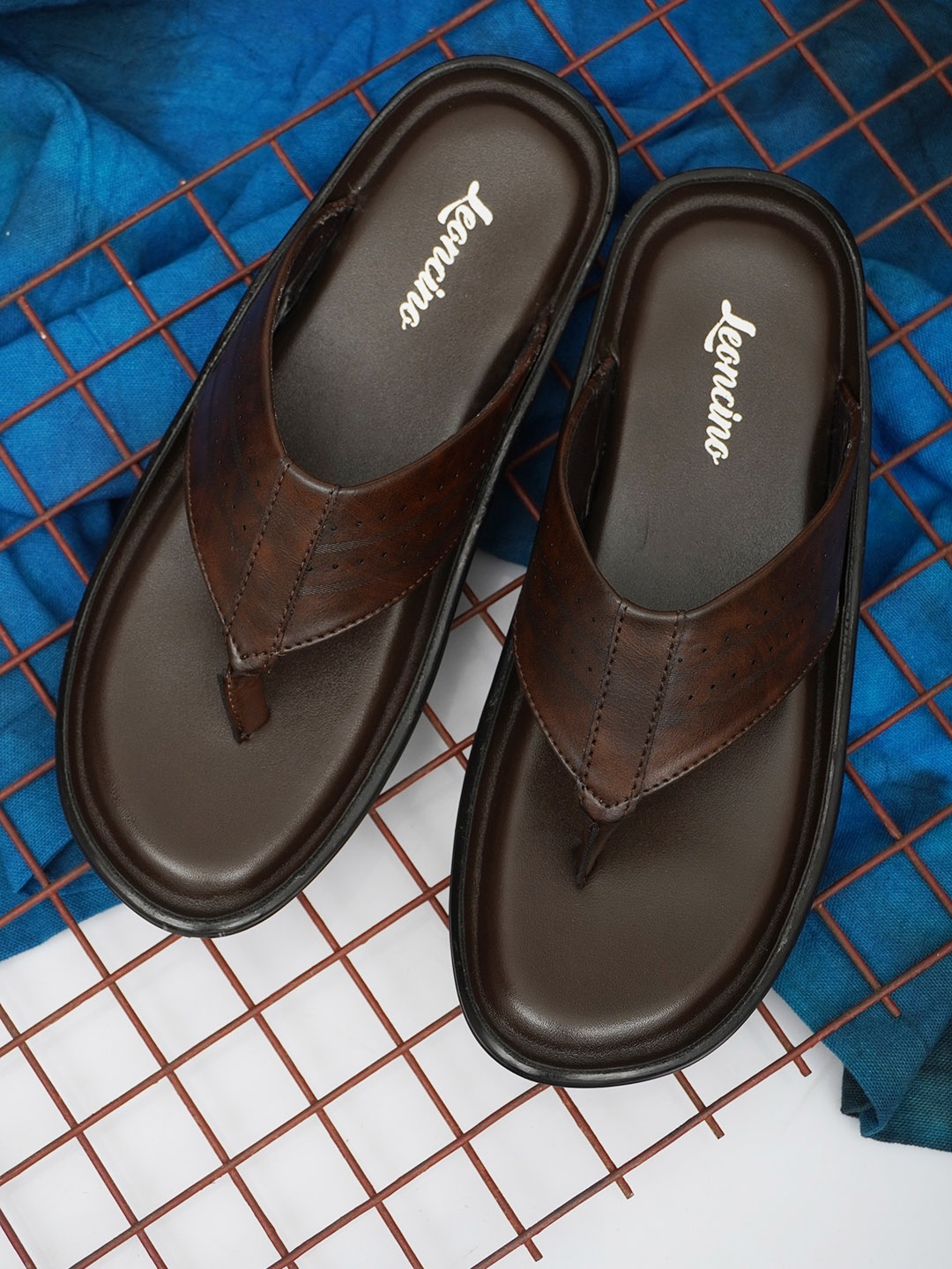 

LEONCINO Men Perforated Comfort Sandals, Brown