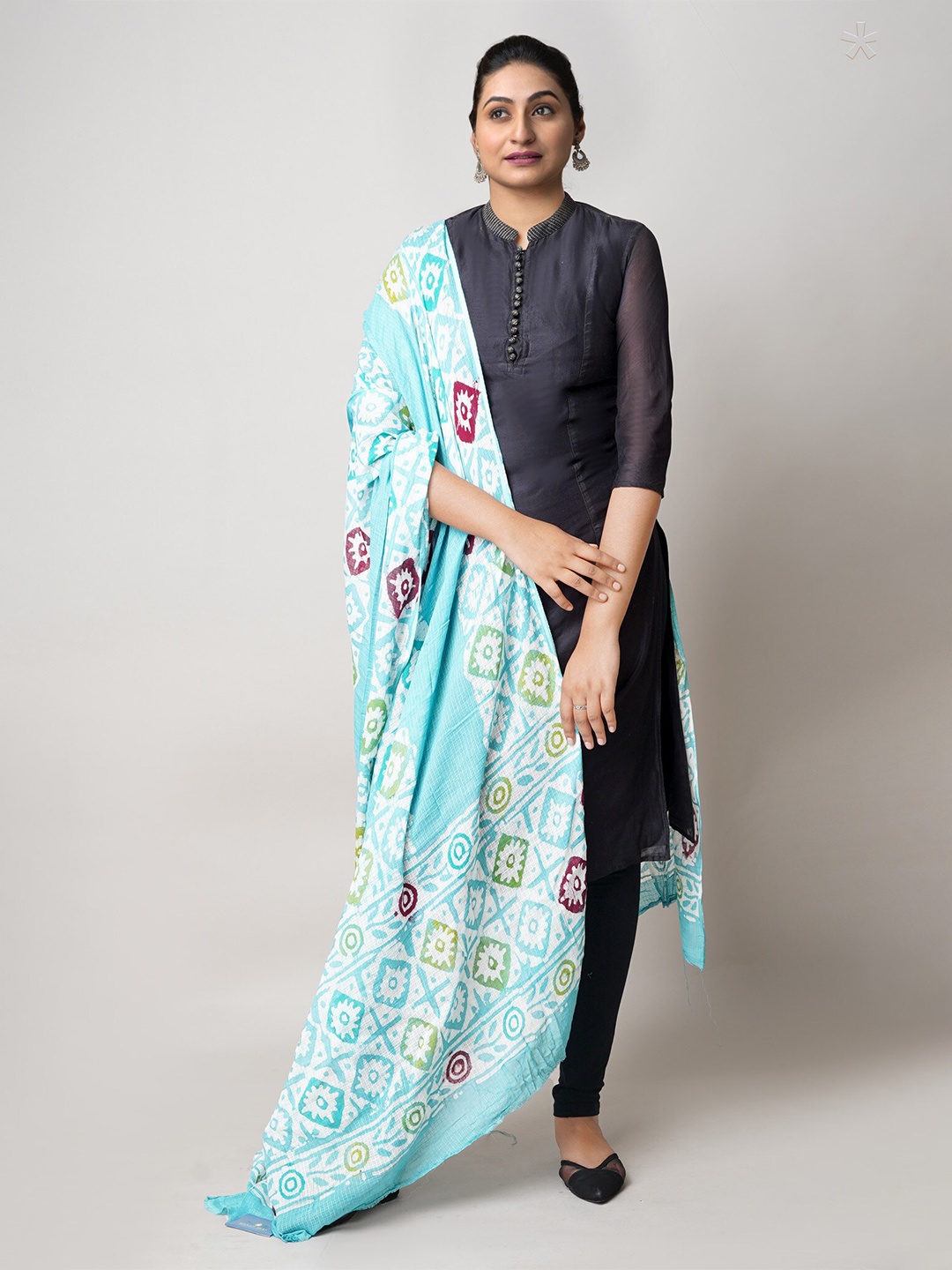 

Unnati Silks Ethnic Motifs Printed Batik Dupatta, Blue