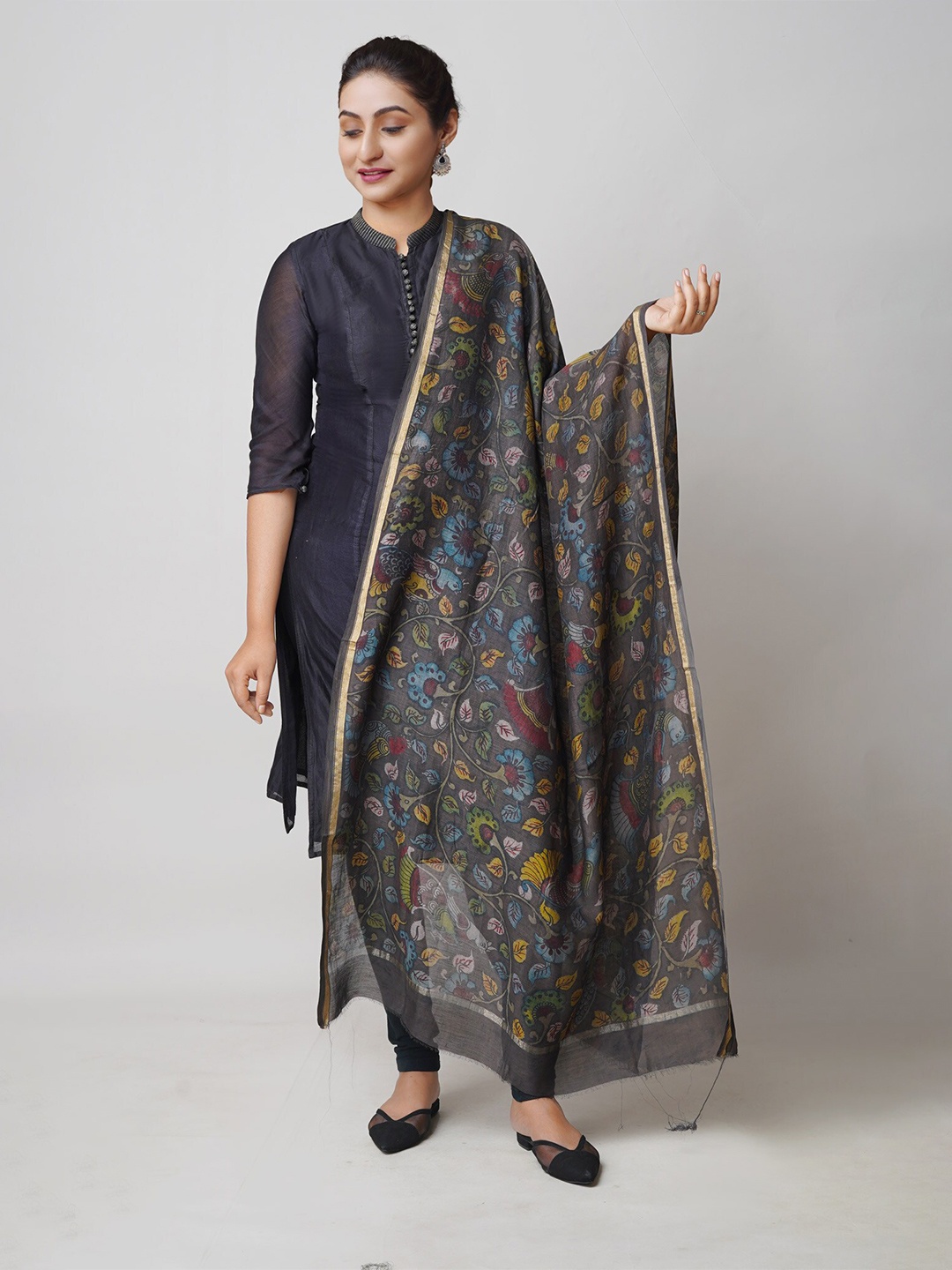 

Unnati Silks Floral Printed Zari Kalamkari Dupatta, Brown