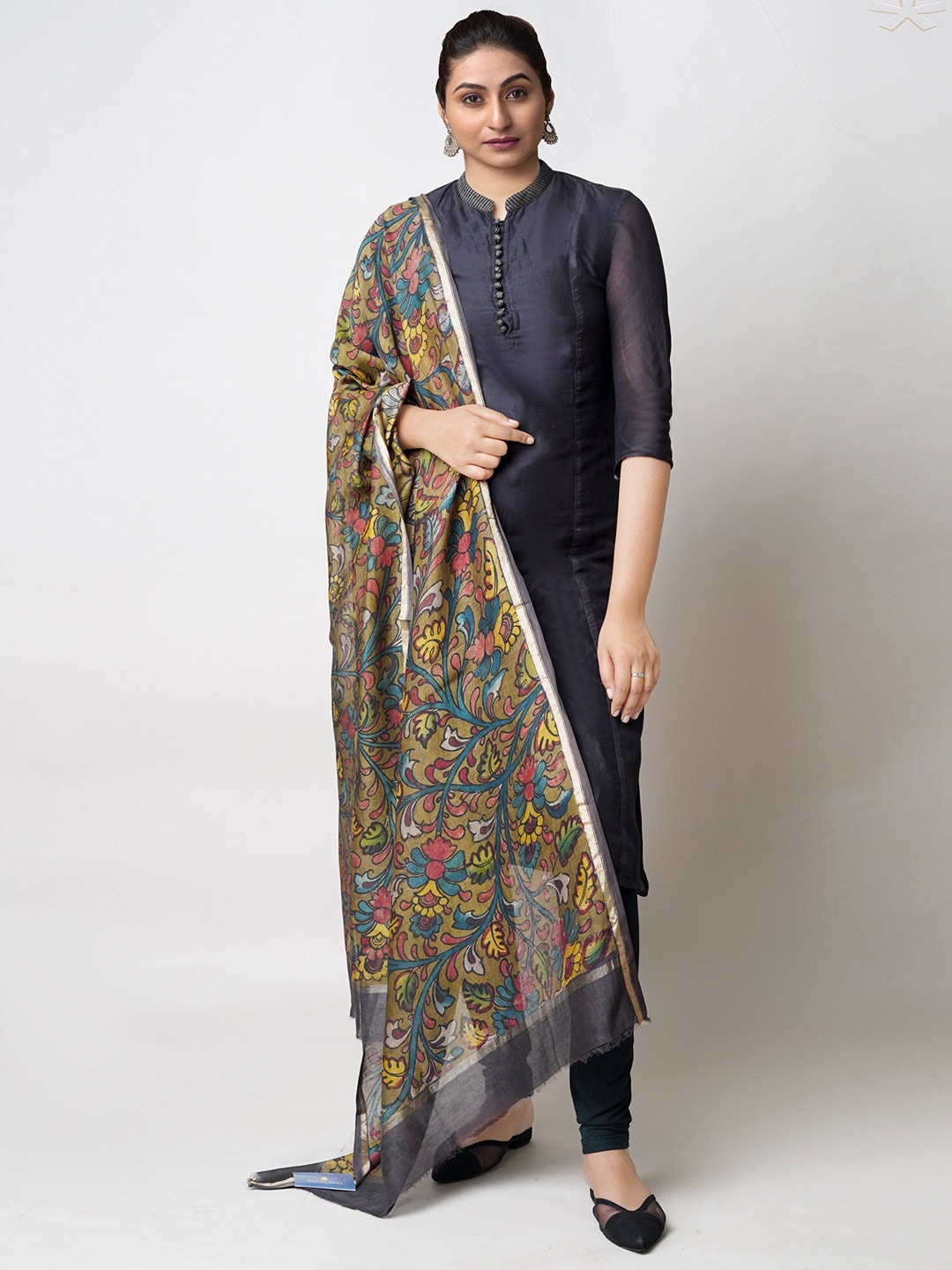 

Unnati Silks Floral Printed Zari Kalamkari Dupatta, Olive