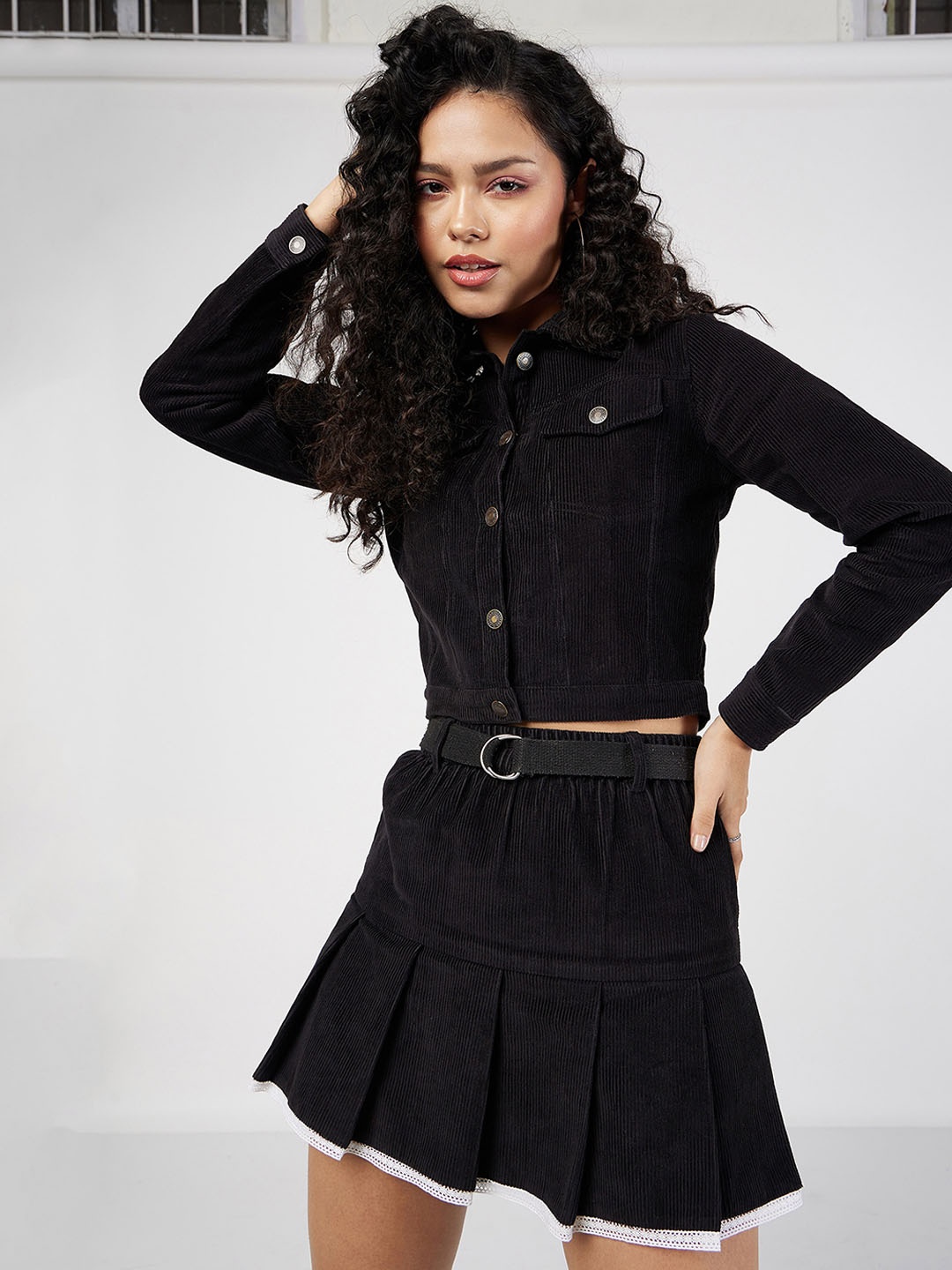 

SASSAFRAS Corduroy Crop Jacket, Black