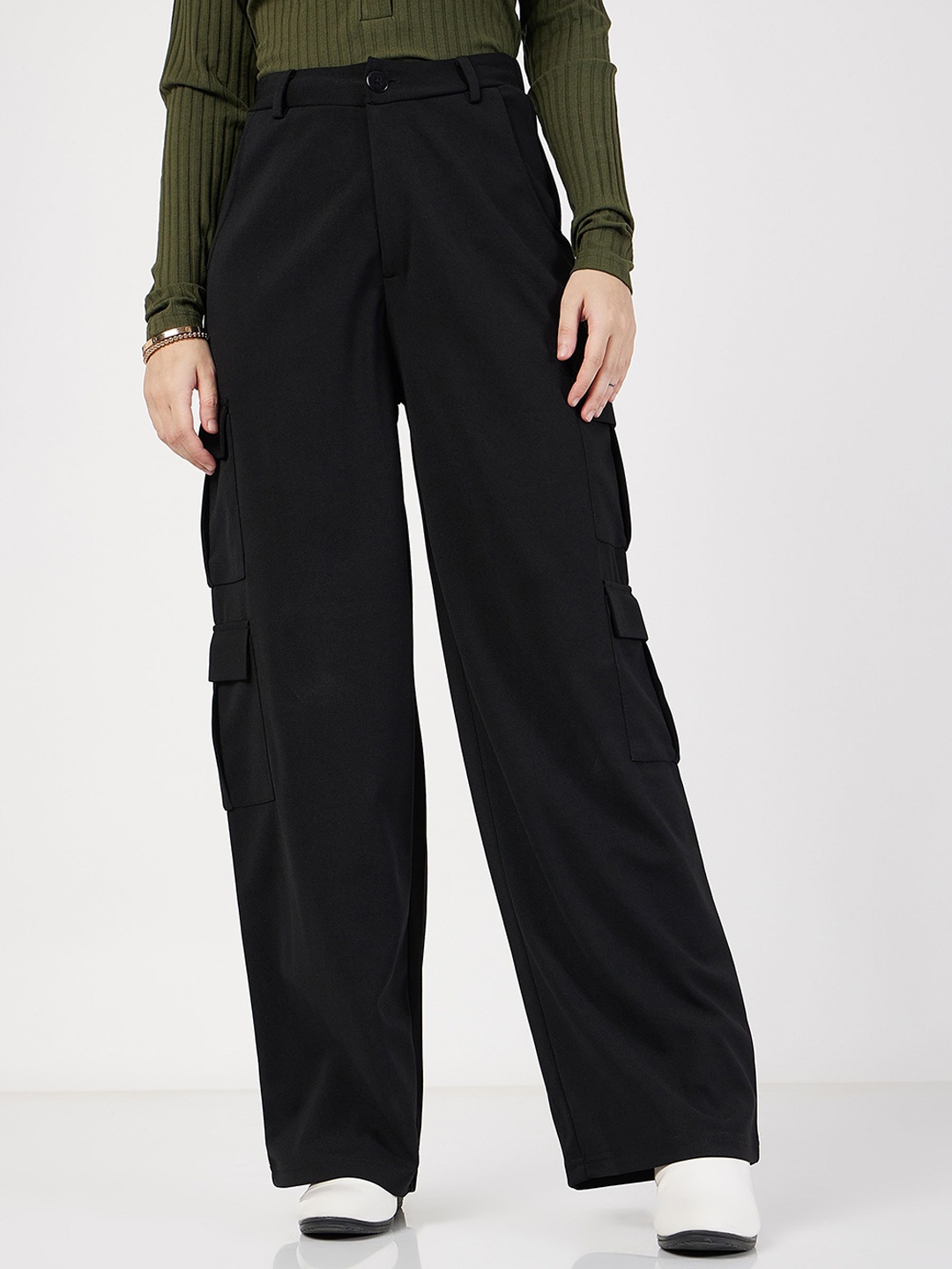 

SASSAFRAS Women Plain Flat-Front High-Rise Cargos, Black