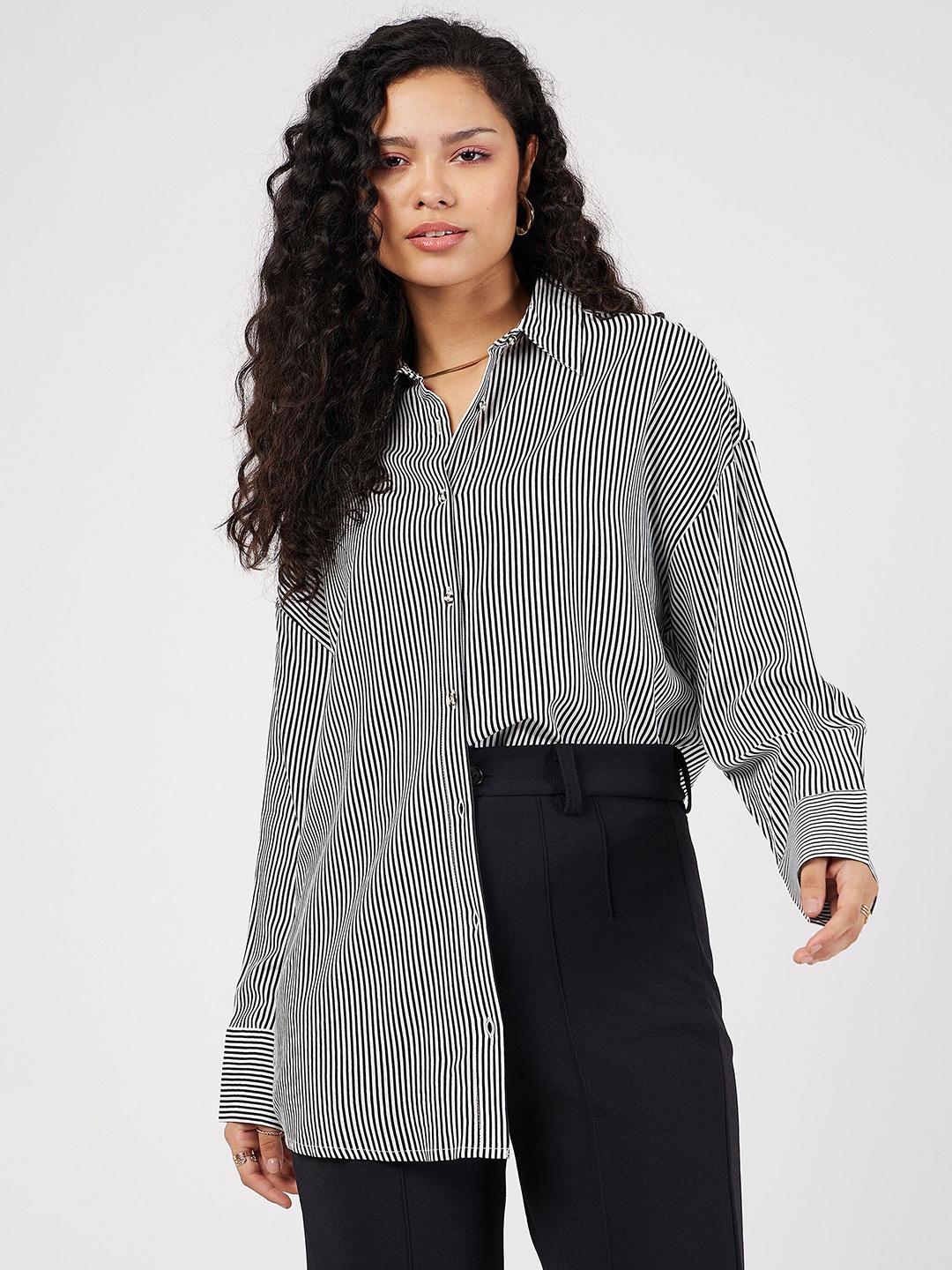 

SASSAFRAS Oversized Vertical Striped Spread Collar Casual Shirt, Black