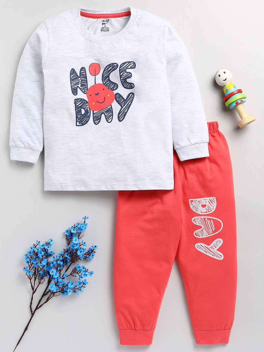 

Toonyport Girls Typography Printed T-Shirt With Trousers, White
