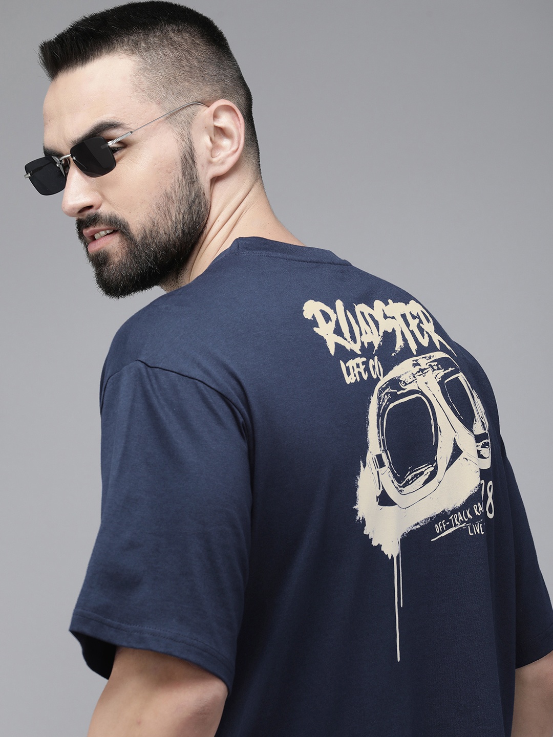 

Roadster Men Printed Pure Cotton T-shirt, Navy blue