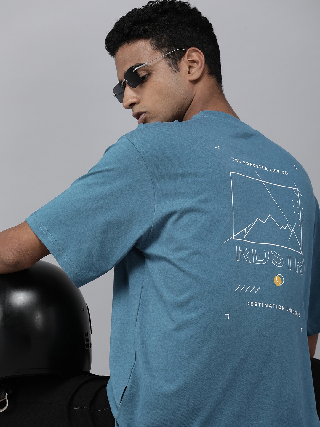 

Roadster Men Printed Pure Cotton T-shirt, Turquoise blue