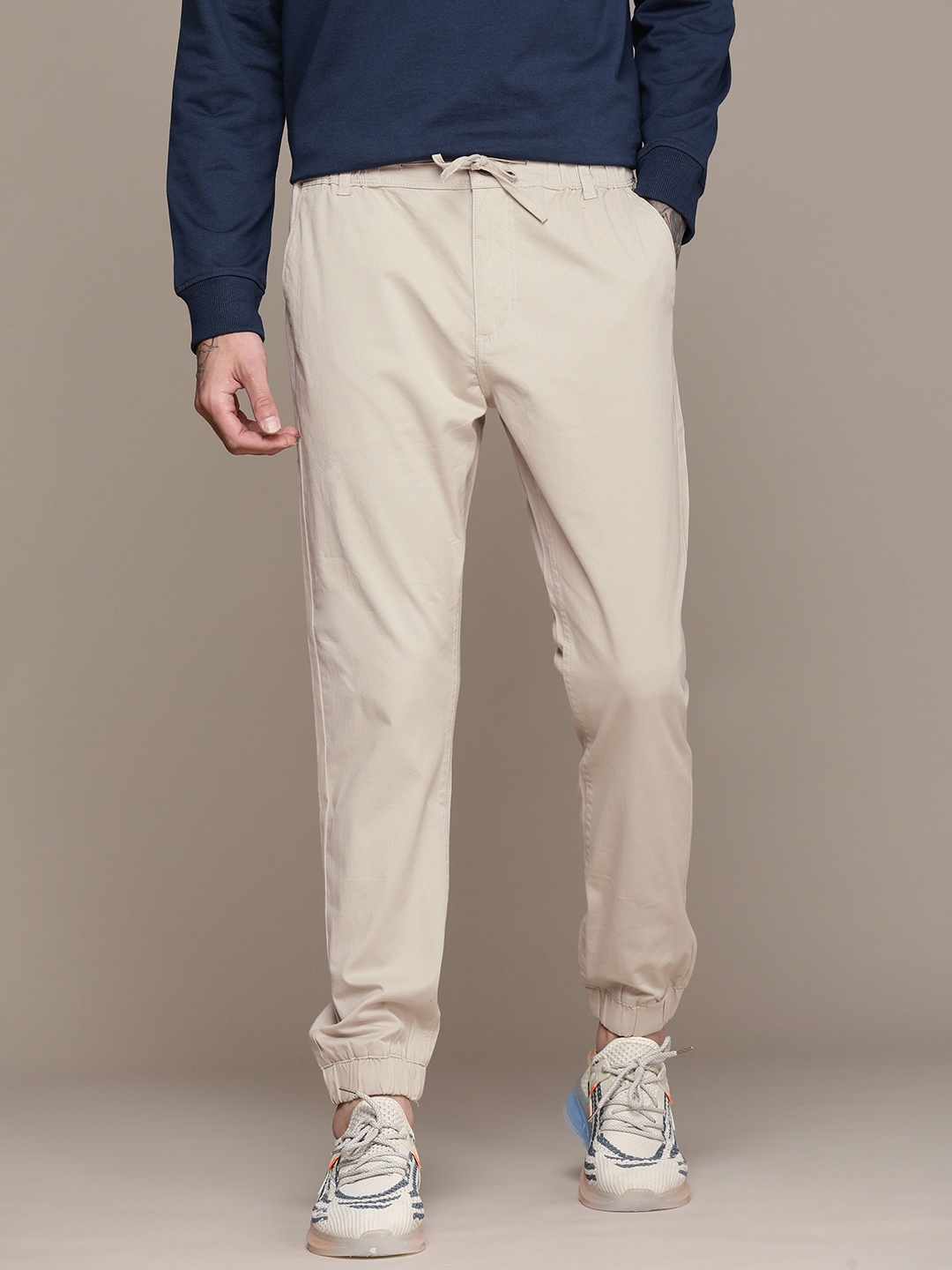 

WROGN Men Mid-Rise Joggers, Beige
