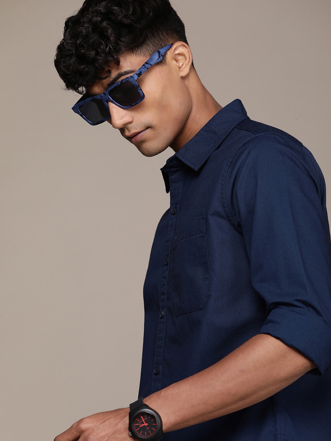 

WROGN Solid Spread Collar Slim Fit Casual Shirt, Navy blue