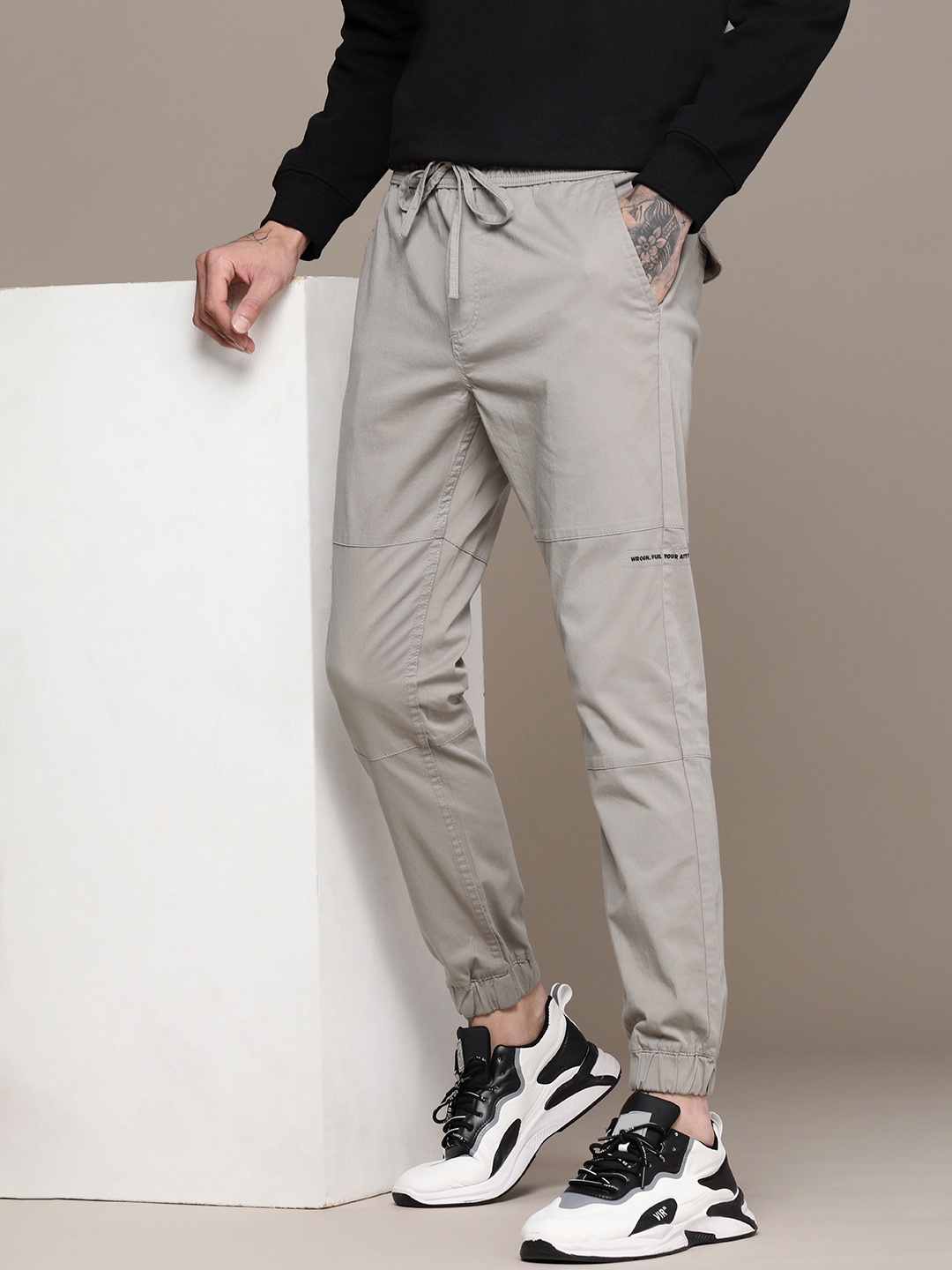 WROGN Men Mid-Rise Joggers, Grey