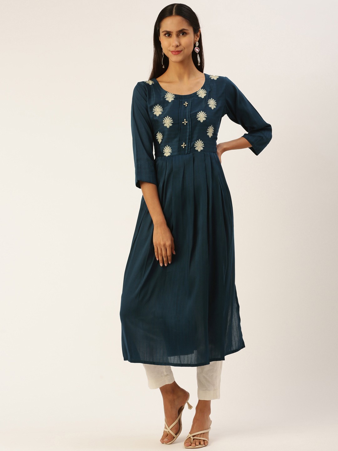

SHANVIKA Women Ethnic Motifs Embroidered Thread Work Kurta, Teal