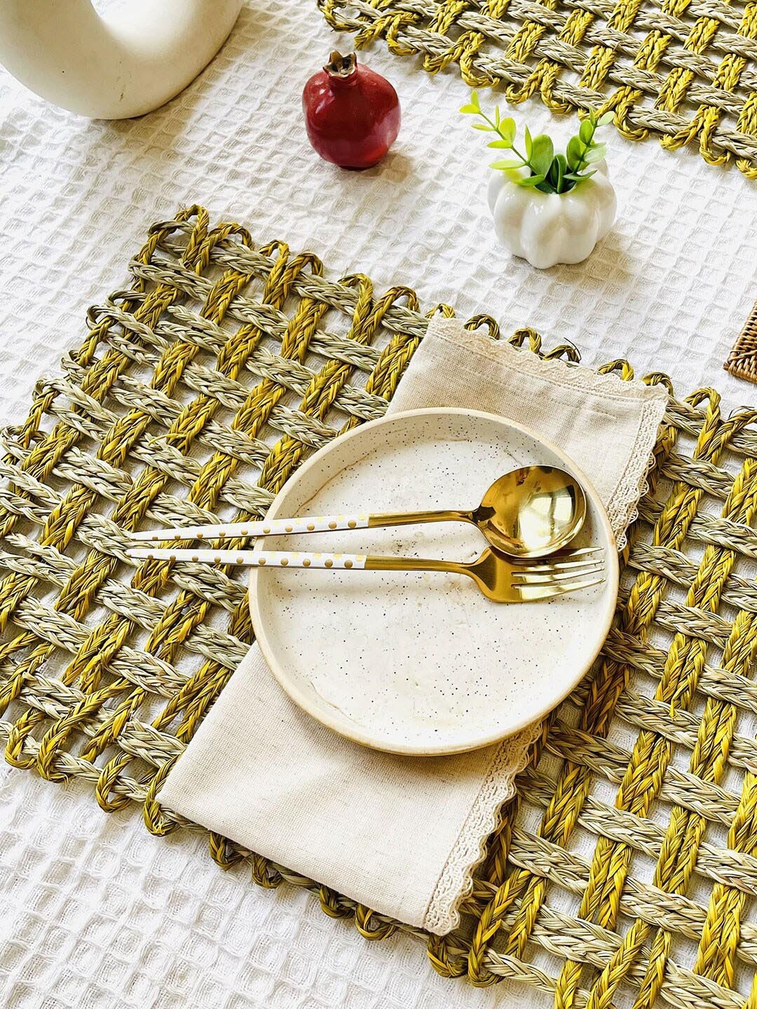 

Fermoscapes 2-Pcs Beige & Mustard Yellow Braided Square Shaped Table Placemats