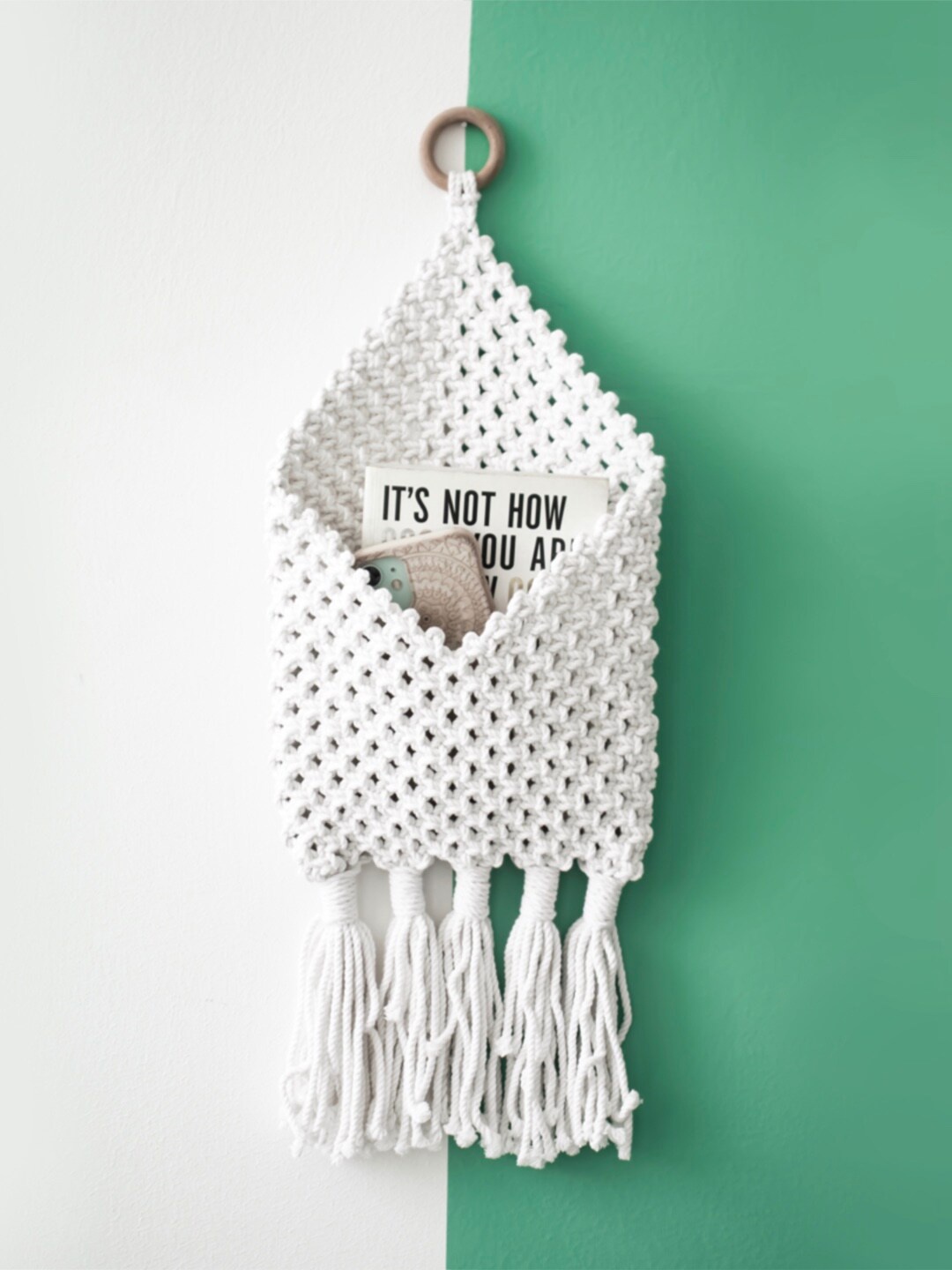 

Fermoscapes White Wall Magazine Holder
