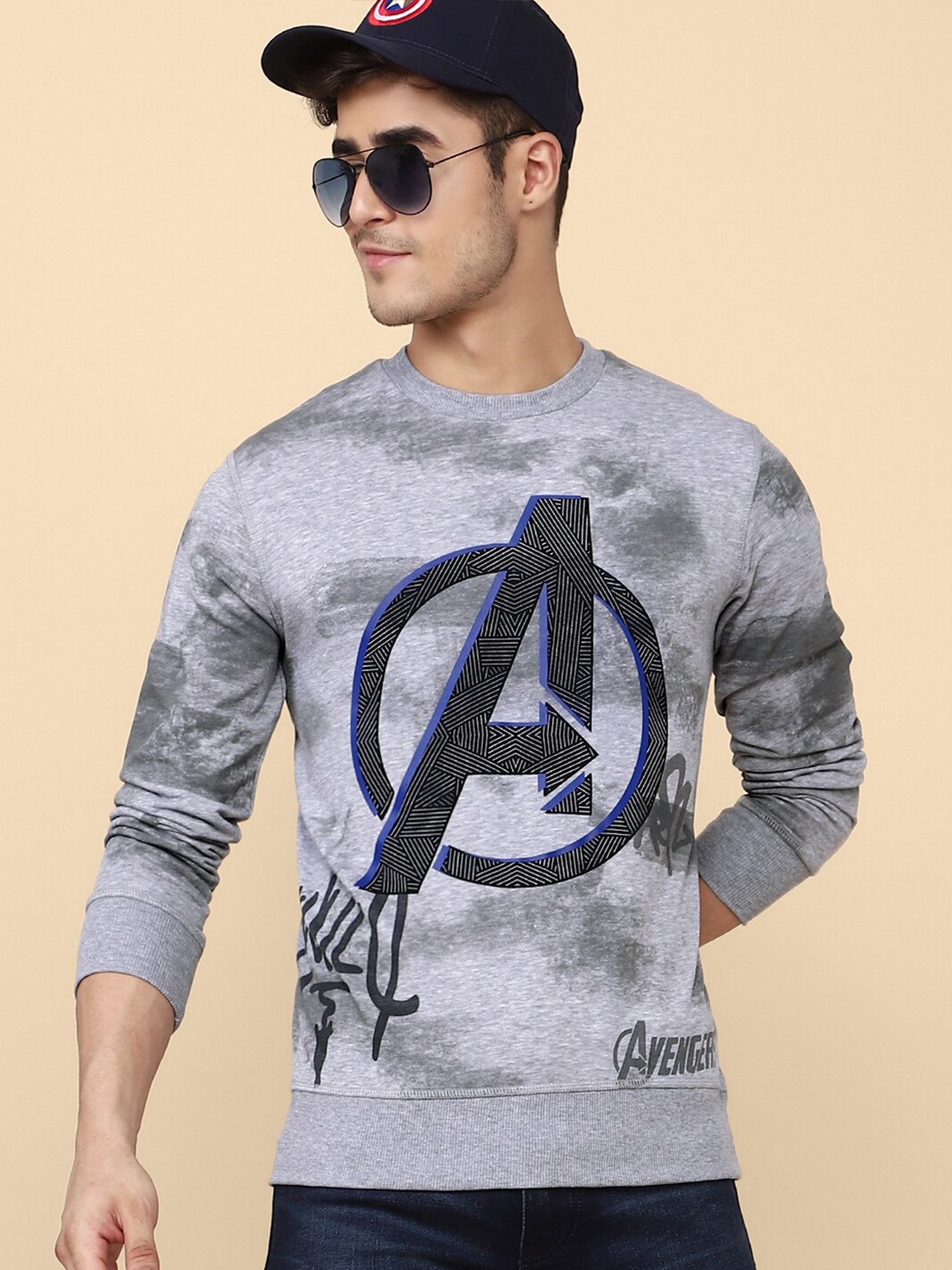 

Free Authority Avengers Printed Long Sleeves Pullover, Grey