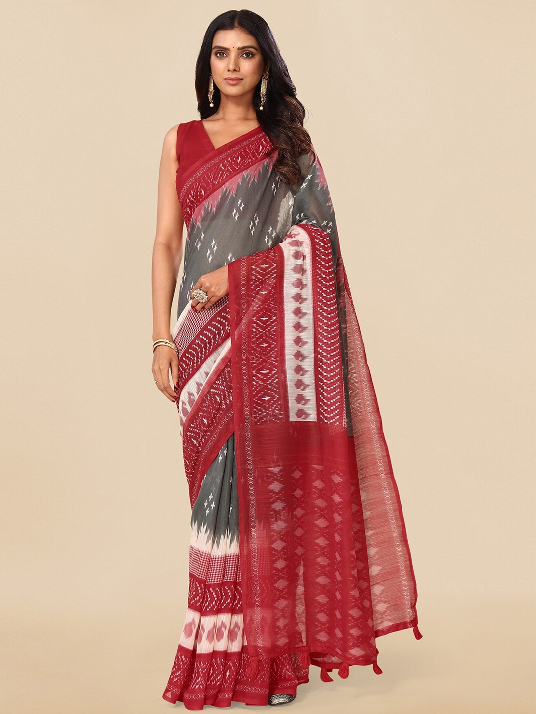 

MIRCHI FASHION Grey & Red Geometric Printed Ikat Saree