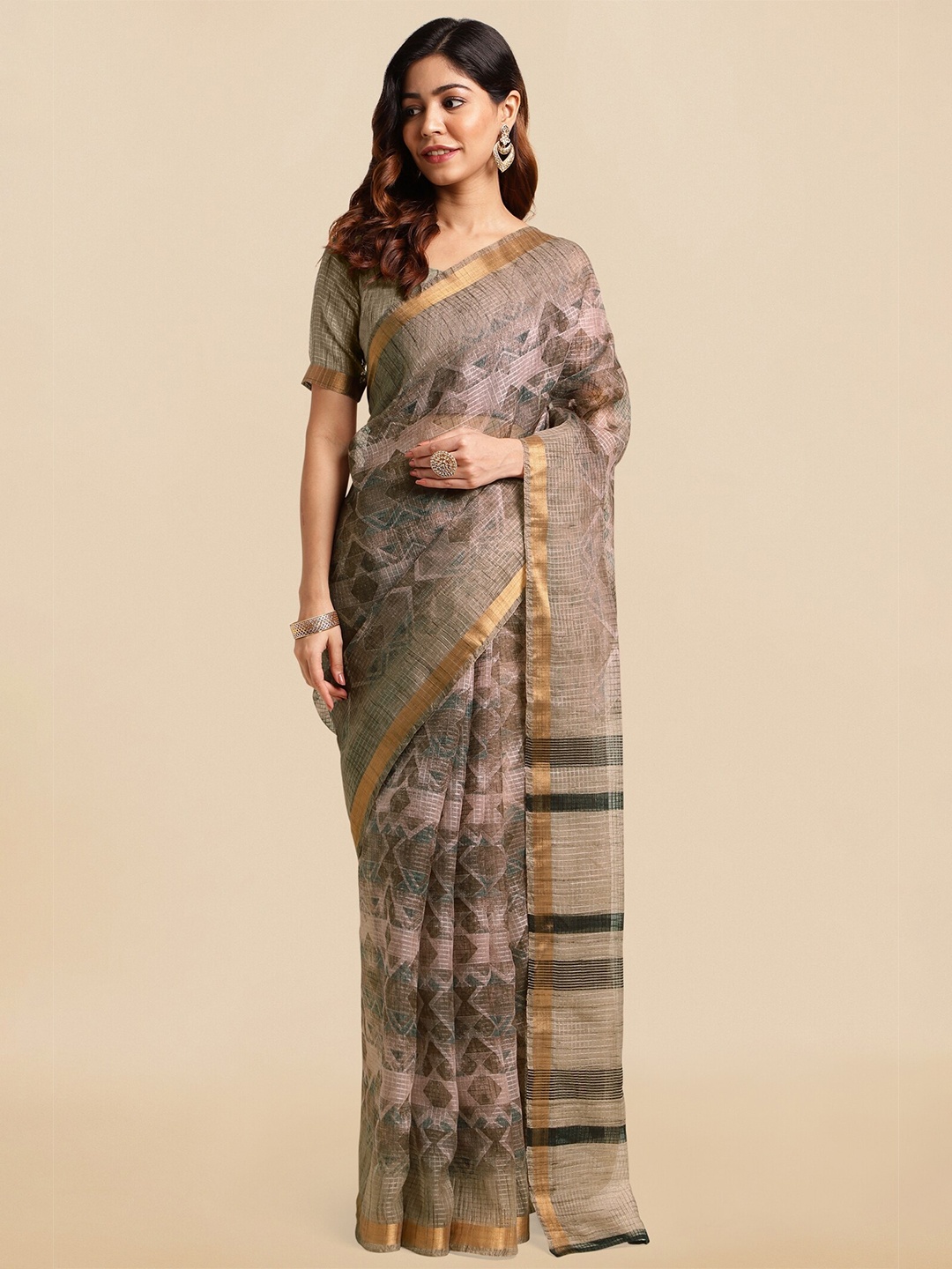 

MIRCHI FASHION Beige & Gold Toned Geometric Printed Zari Kota Saree