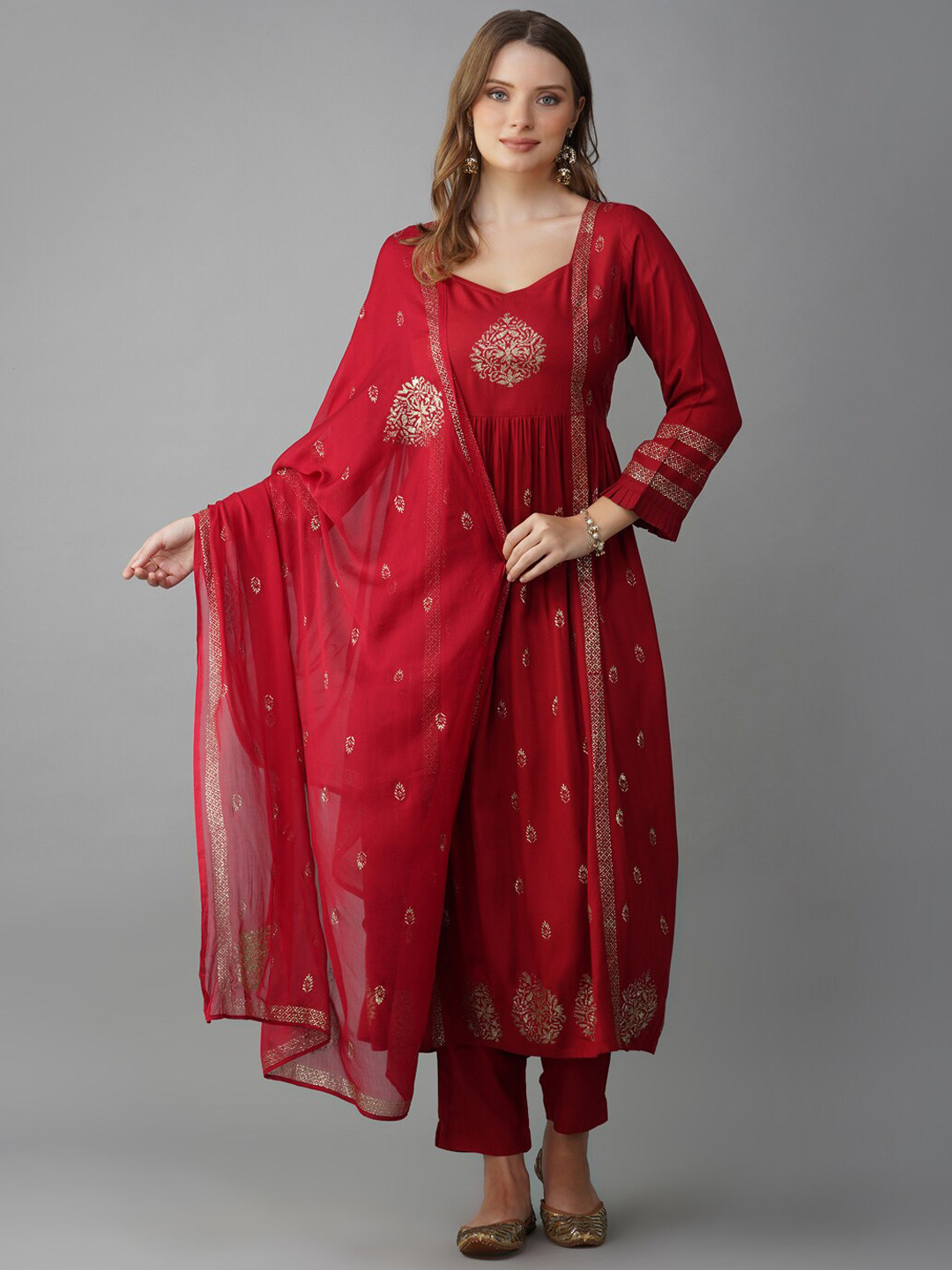 

METRO-FASHION Ethnic Motifs Printed Kurta With Trousers & Dupatta, Red