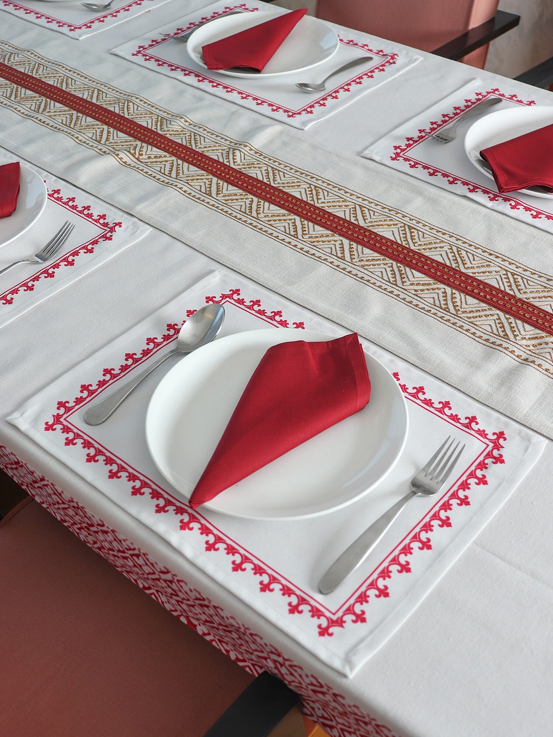 

ZEBA 6-Pcs White & Red Printed Table Placemats & Napkins