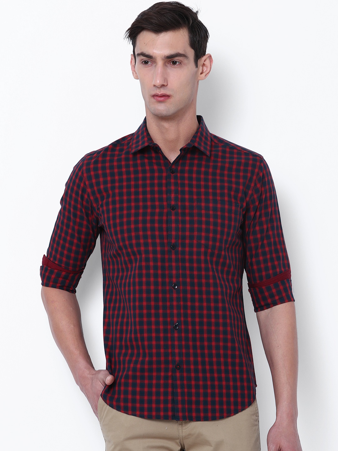 

Black coffee Men Blue & Red Slim Fit Checked Casual Shirt