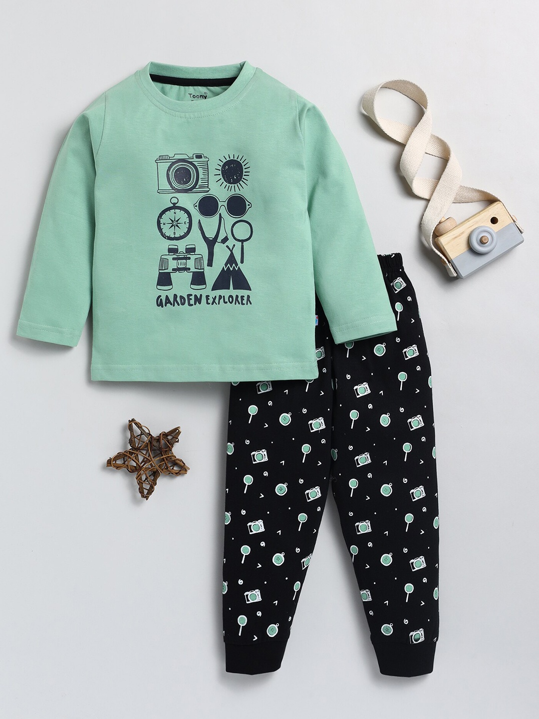 

Toonyport Boys Printed Pure Cotton T-Shirt With Trousers, Green