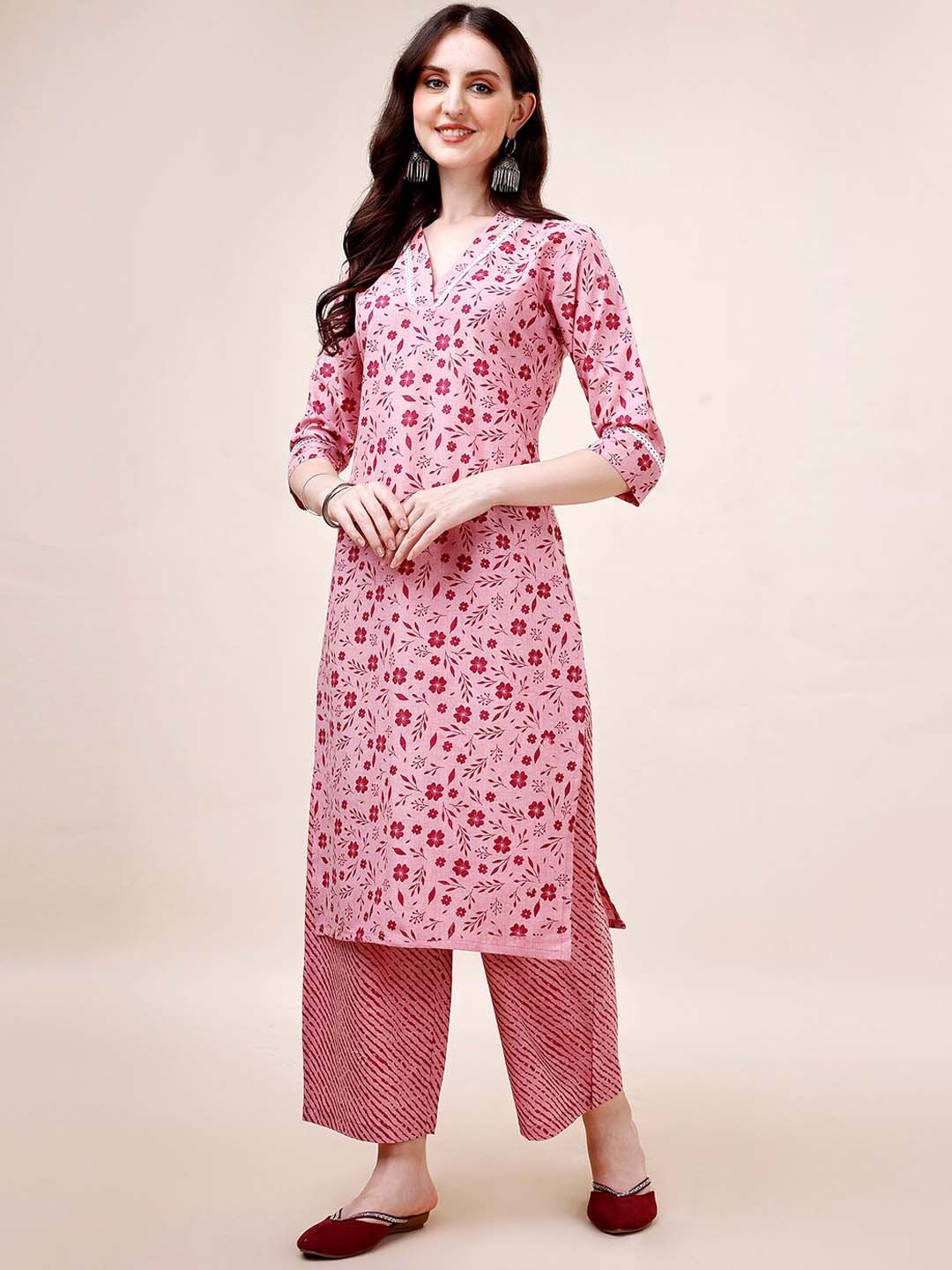 

BLACK SCISSOR Floral Printed Lace Detail V-Neck Kurta with Palazzos, Pink