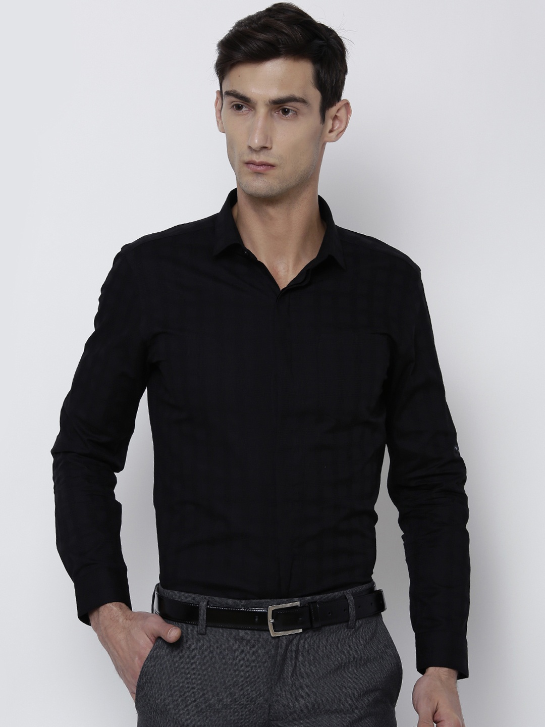 

Black coffee Men Black Slim Fit Checked Casual Shirt