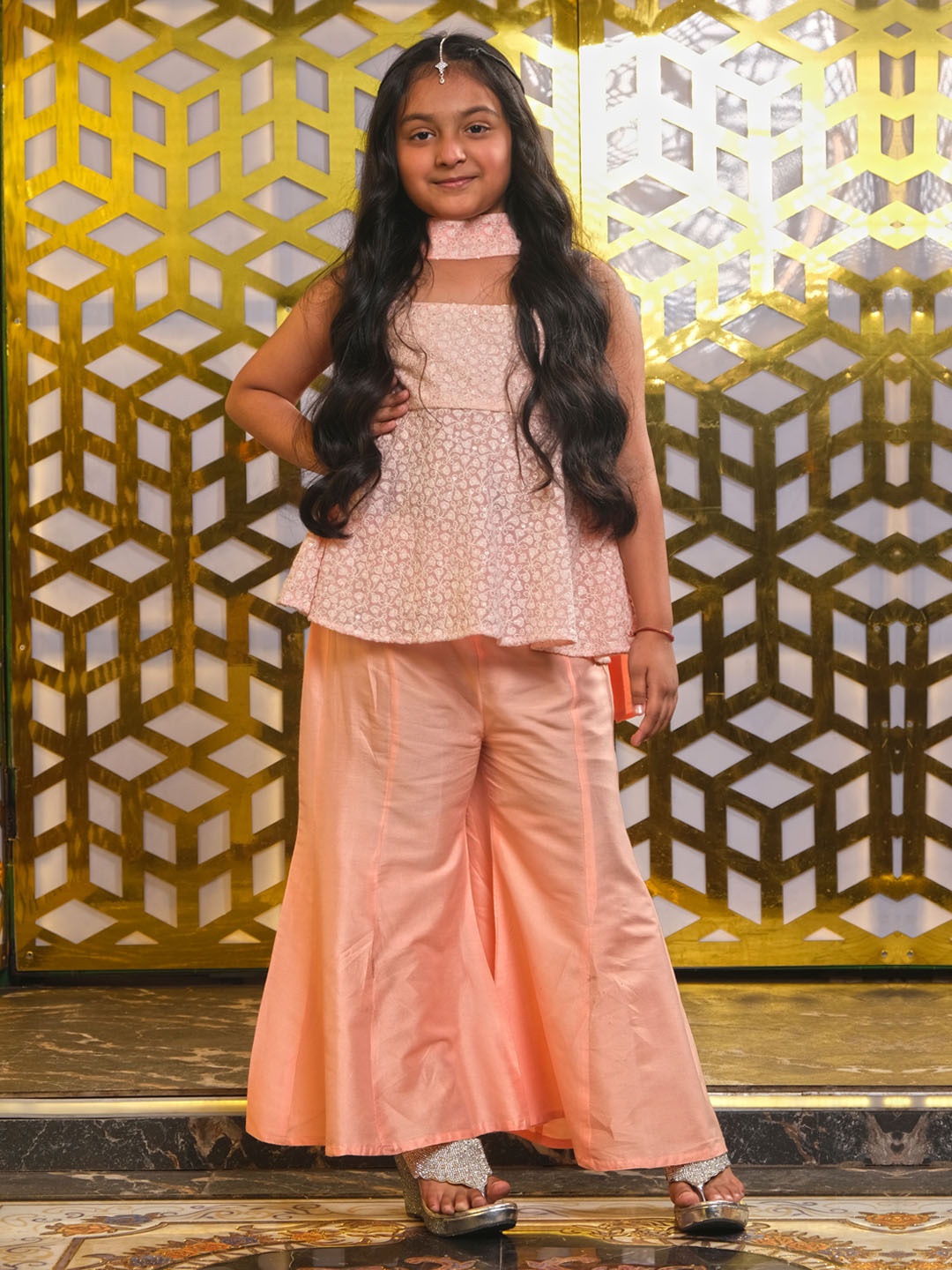 

VASTRAMAY Girls Floral Embroidered Kurti with Sharara & With Dupatta, Pink