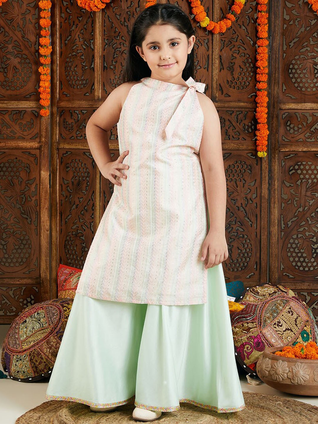 

VASTRAMAY Ethnic Motifs Embroidered Regular Sequinned Kurta With Palazzos, Green