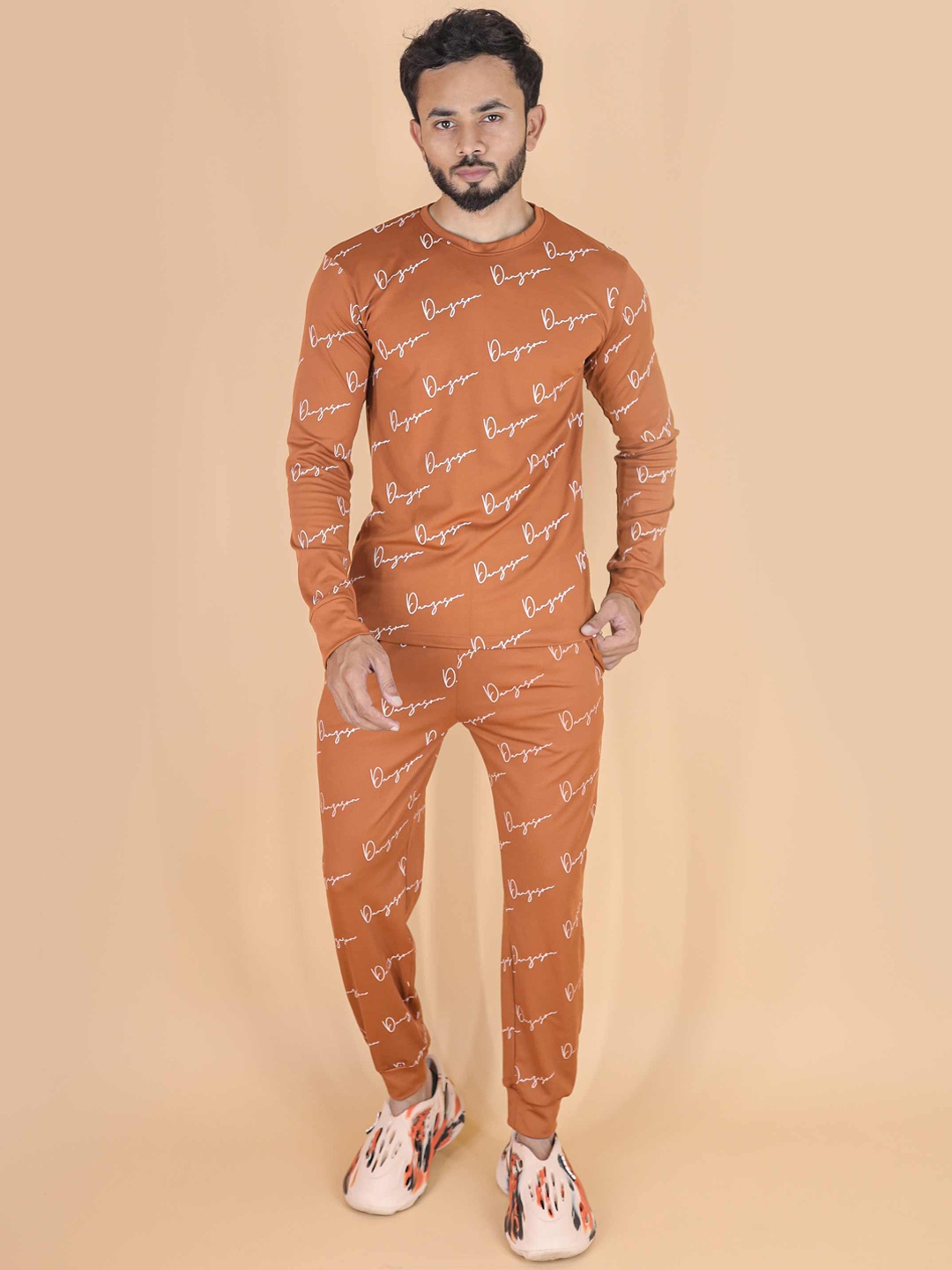 

DANZA-SON Typography Printed Round Neck Tracksuits Set, Rust