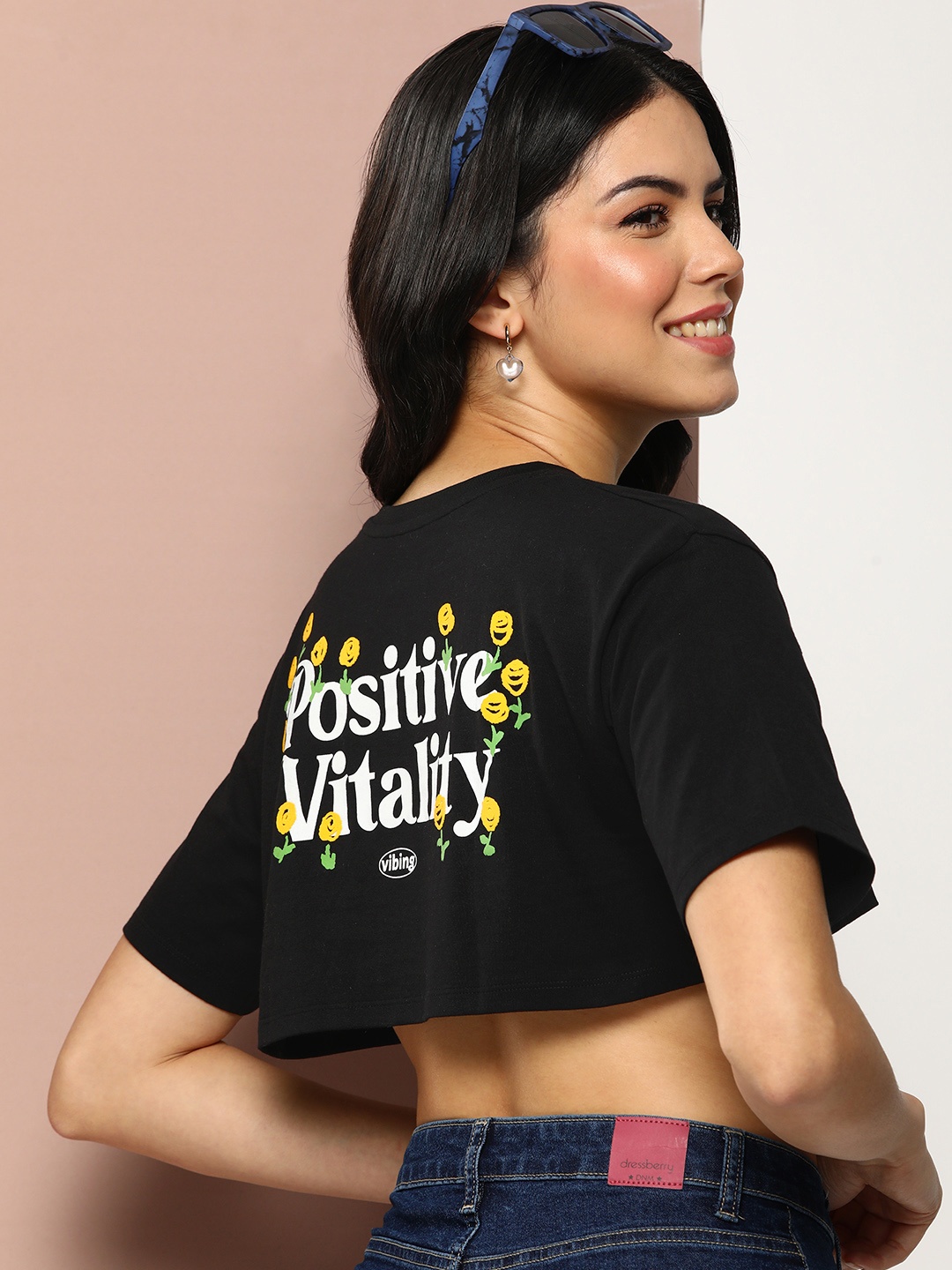 

Harvard Graphic Printed Drop-Shoulder Sleeves Pure Cotton Crop T-shirt, Black
