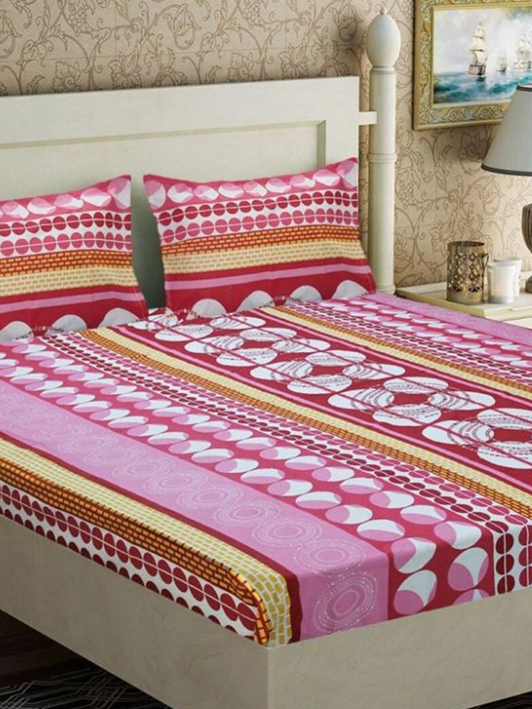 

HOMETALES Pink & White Geometric Cotton 144 TC King Bedsheet With 2 Pillow Covers