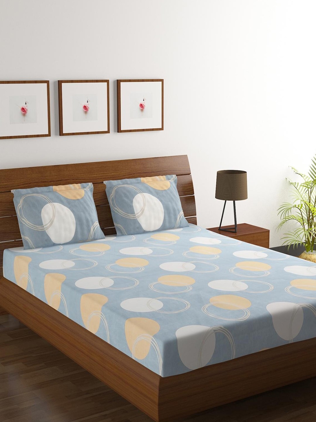 

HOMETALES Grey & White Geometric 120 TC King Bedsheet with 2 Pillow Covers