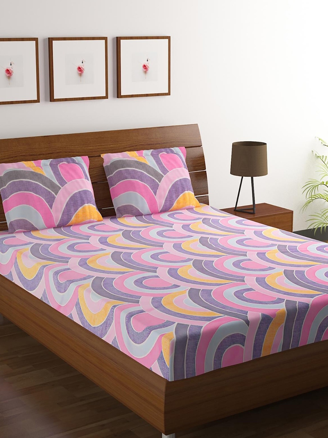 

HOMETALES Pink & Purple Geometric 120 TC King Bedsheet with 2 Pillow Covers