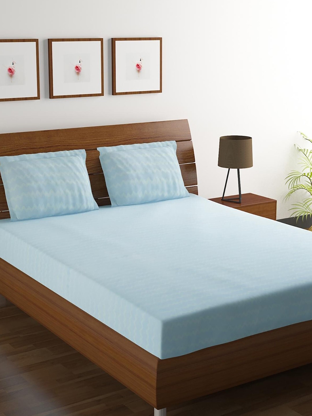 

HOMETALES Blue & White 120 TC King Bedsheet with 2 Pillow Covers
