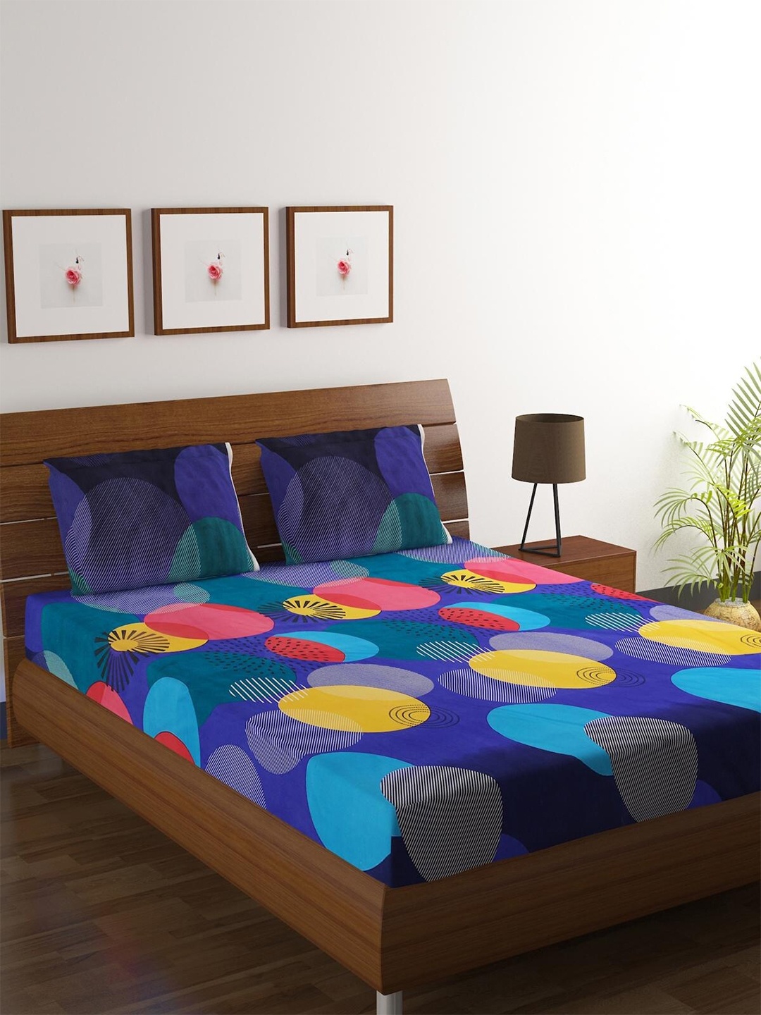 

HOMETALES Blue & Yellow Geometric 120 TC King Bedsheet with 2 Pillow Covers
