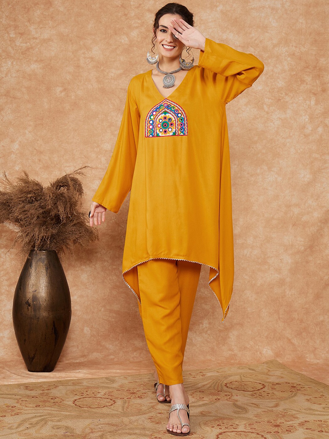 

InWeave Ethnic Motifs Embroidered Kurta Set, Mustard