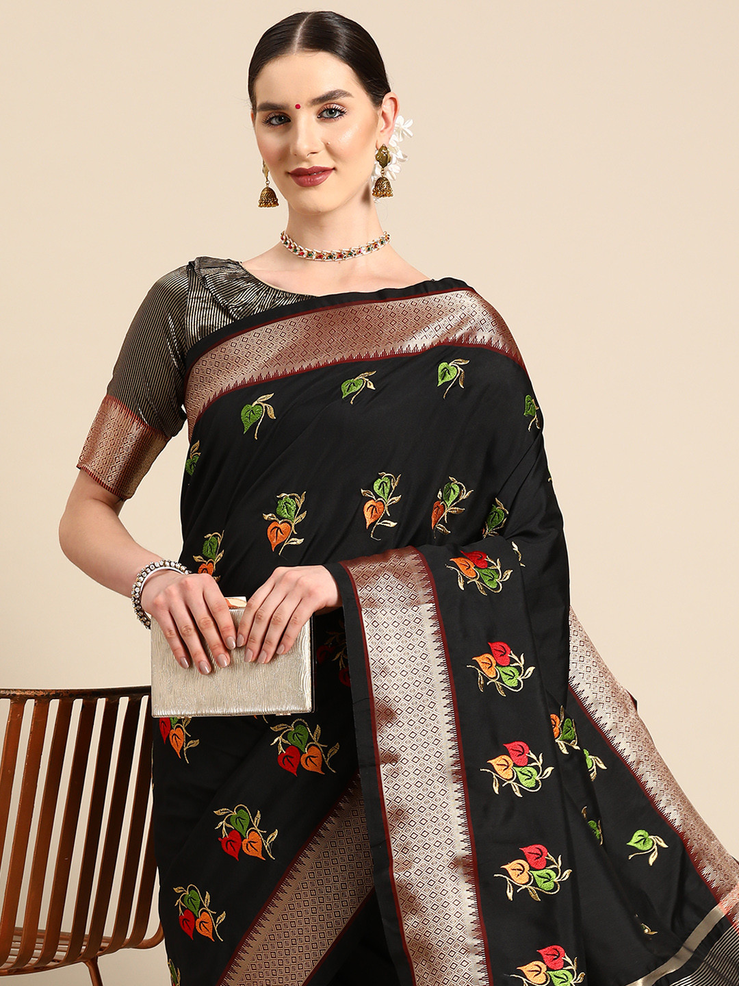 

SERONA FABRICS Silk Cotton Woven Design Embroidered Banarasi Saree With Blouse Piece, Black