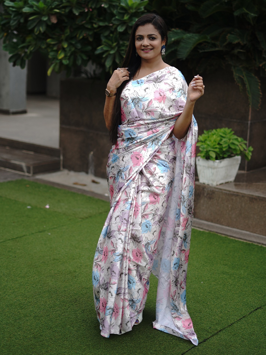 

VEECHIS Floral Printed Satin Saree, White