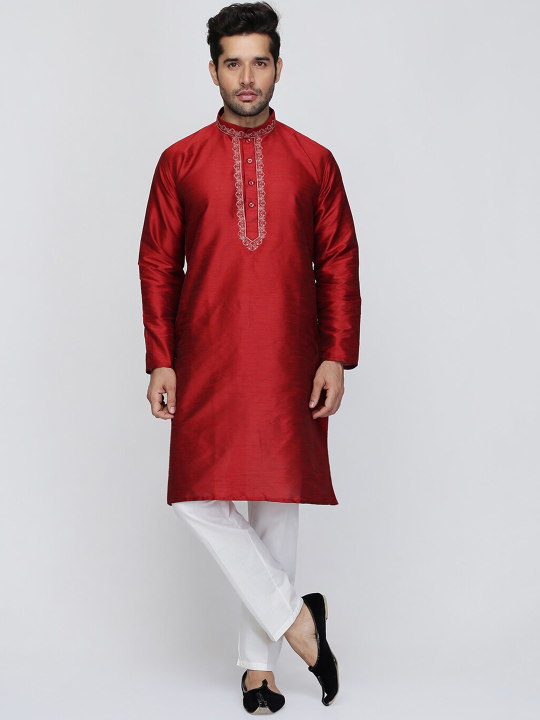 

ROYAL KURTA Floral Yoke Design Mandarin Collar Thread Work Kurta With Pyjamas, Maroon