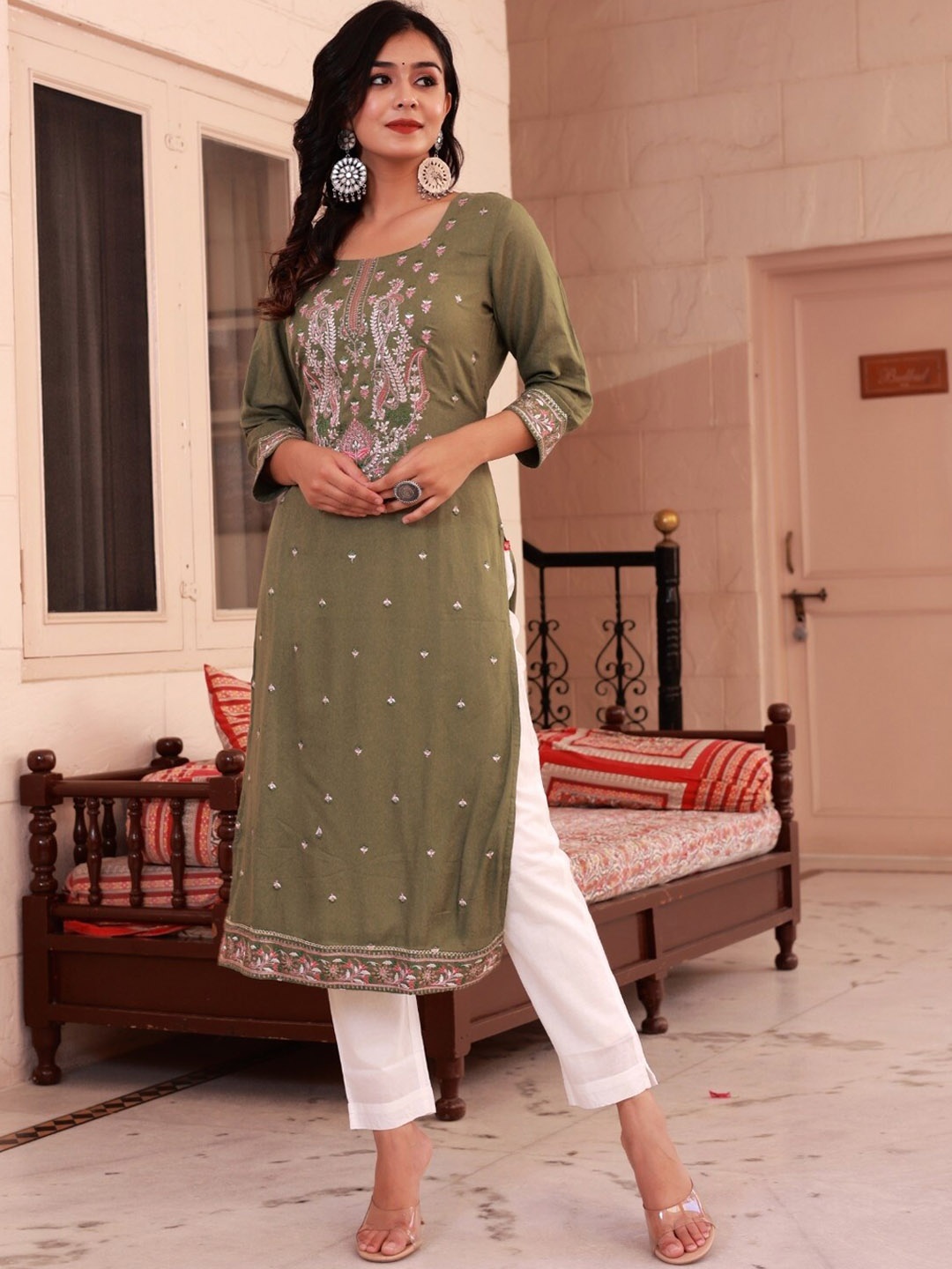 

Sangria Green Floral Embroidered Beads & Stones Straight Kurta