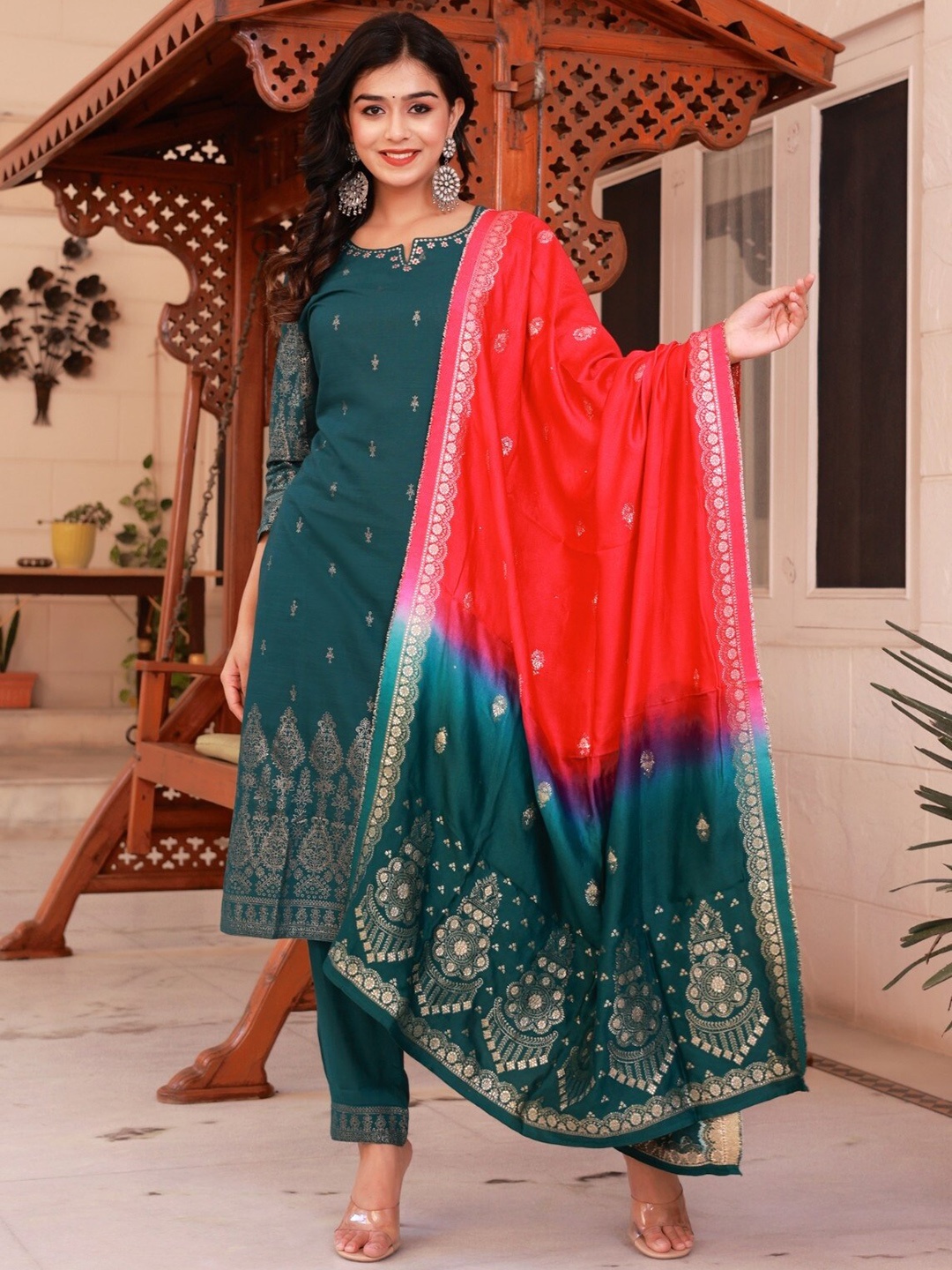 

Sangria Ethnic Motif Printed Straight Kurta With Trouser & Dupatta, Green
