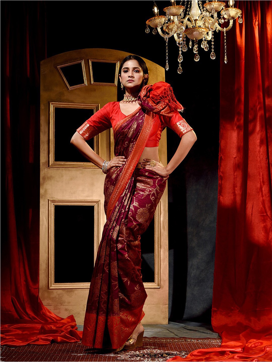 

HOUSE OF BEGUM Floral Woven Design Zari Saree, Maroon