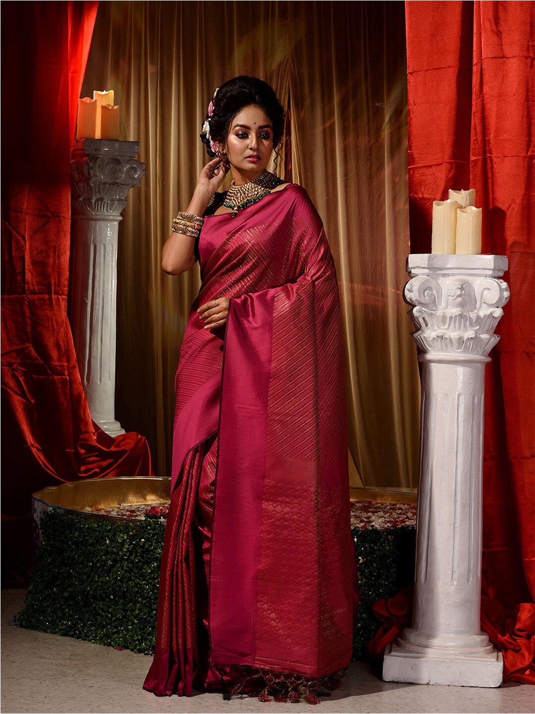 

HOUSE OF BEGUM Striped Zari Detail Banarasi Saree, Pink