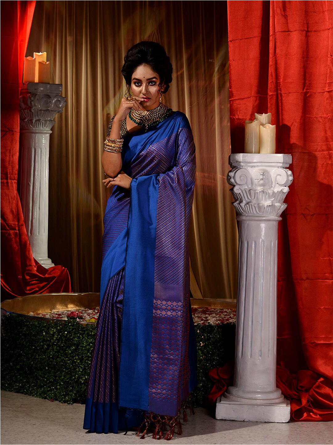 

HOUSE OF BEGUM Woven Design Zari Banarasi Saree, Blue