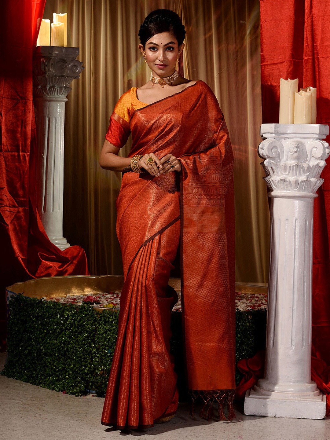 

HOUSE OF BEGUM Woven Design Zari Banarasi Saree, Orange