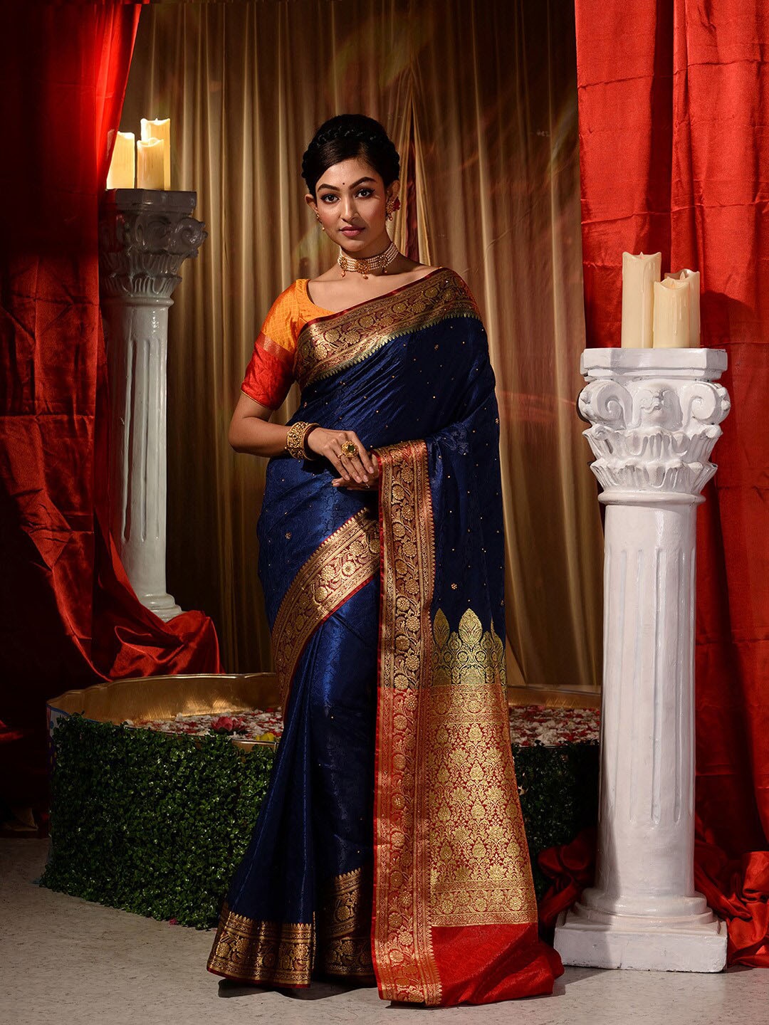 

HOUSE OF BEGUM Woven Design Zari Banarasi Saree, Navy blue