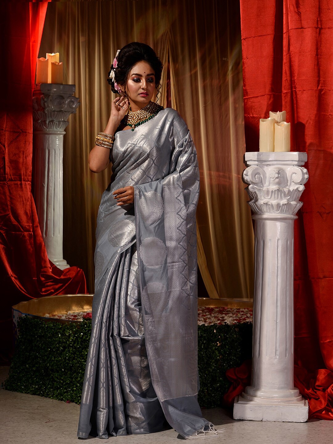 

HOUSE OF BEGUM Ethnic Motifs Zari Banarasi Saree, Grey