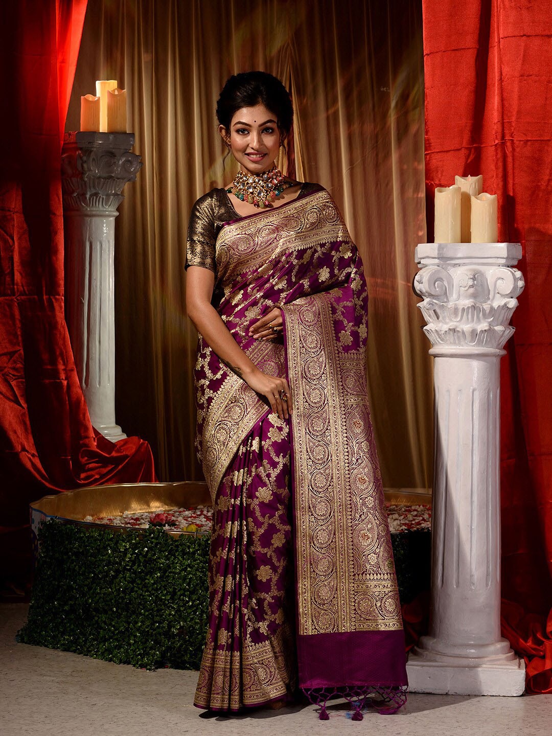

HOUSE OF BEGUM Floral Woven Design Zari Banarasi Saree, Purple