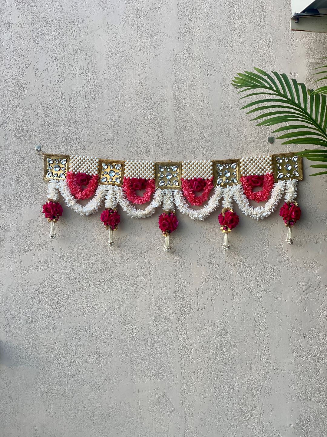 

Mason Home White & Red Artificial Flower Toran