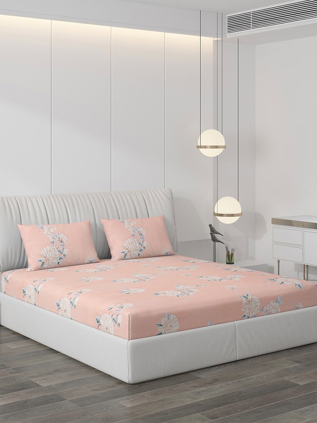 

Monte Carlo Pink & White Floral 120 TC King Bedsheet With 2 Pillow Covers