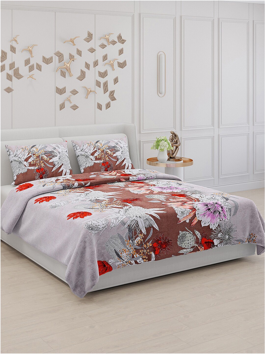 

Monte Carlo Grey & Red Floral Polyester 110 TC King Bedsheet With 2 Pillow Covers